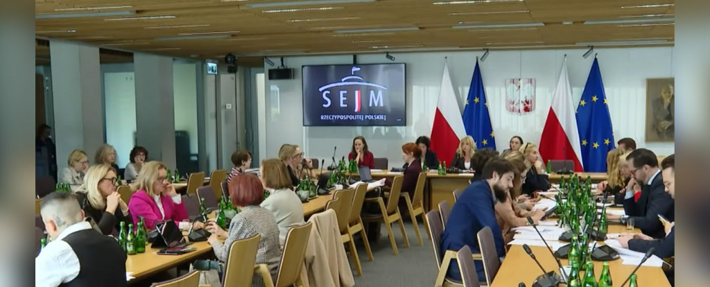 Bezkarna pomoc w zabijaniu nienarodzonych? Sejm wraca do projekt&oacute;w niszczących ochronę życia