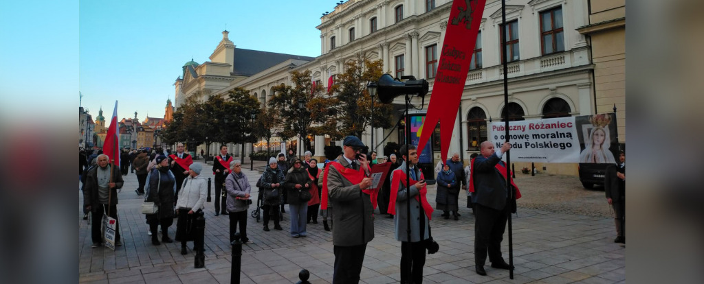 R&oacute;żaniec na ulicach Warszawy. Modlitwa o moralną odnowę Polski