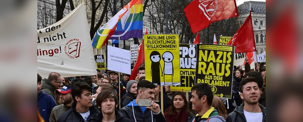 Atak podczas &bdquo;Parady R&oacute;wności&rdquo; w Berlinie rodzi pytanie: dlaczego lewicowe środowiska LGBT traktują islam z nadmierną pobłażliwością?