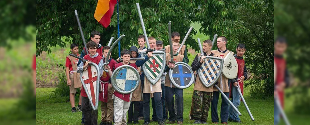 Młodzi rycerze pod sztandarem Matki Bożej spotkają się w Irlandii. Ruszają przygotowania do obozu &bdquo;Wezwanie do Rycerstwa&rdquo; 2026