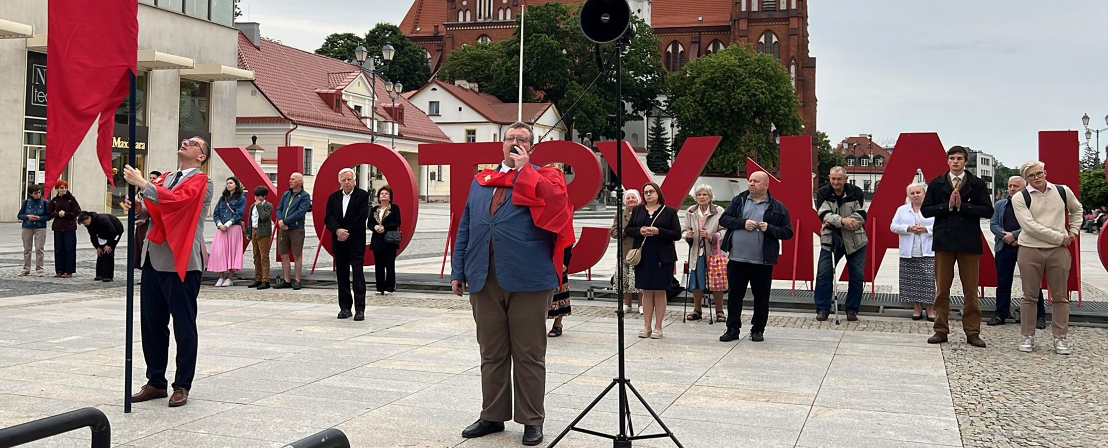 Publiczny R&oacute;żaniec w Białymstoku: Modlitwa o moralną odnowę Polski