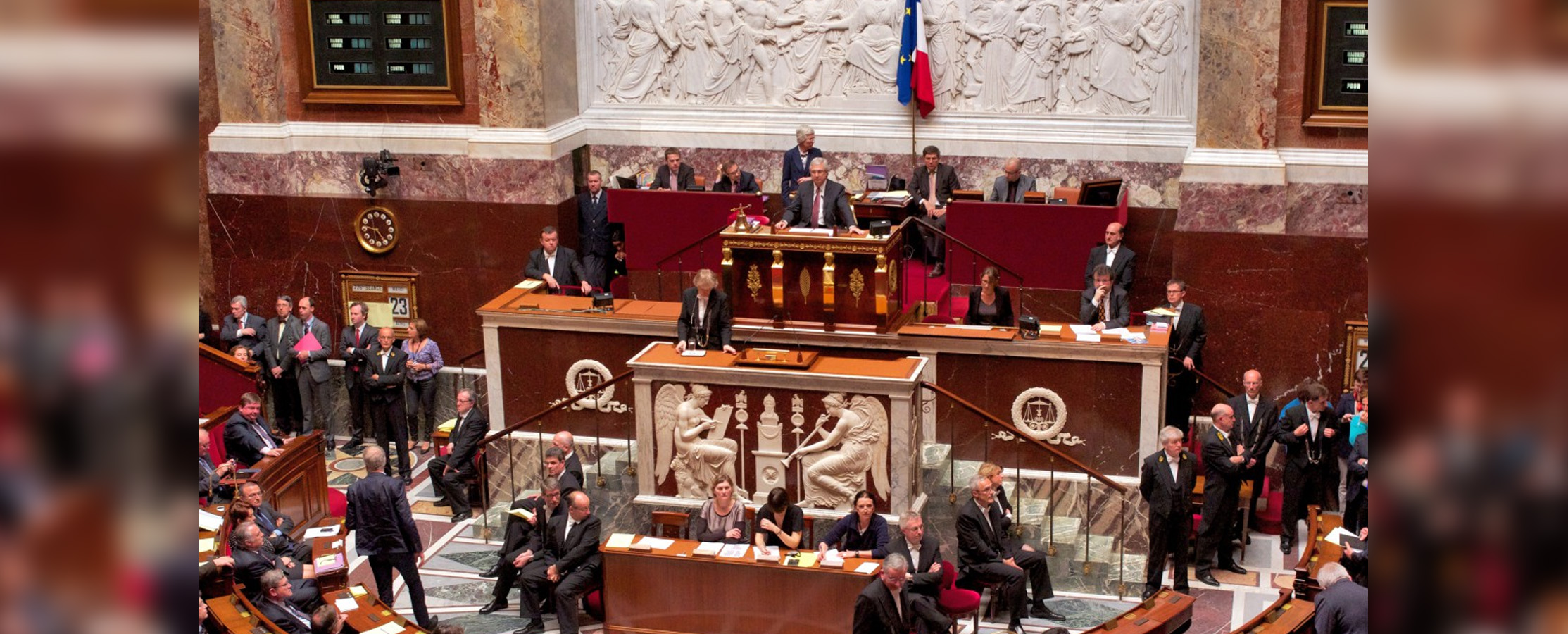 Francuski parlament wprowadza zakaz korzystania z medi&oacute;w społecznościowych przez użytkownik&oacute;w poniżej 14 roku życia